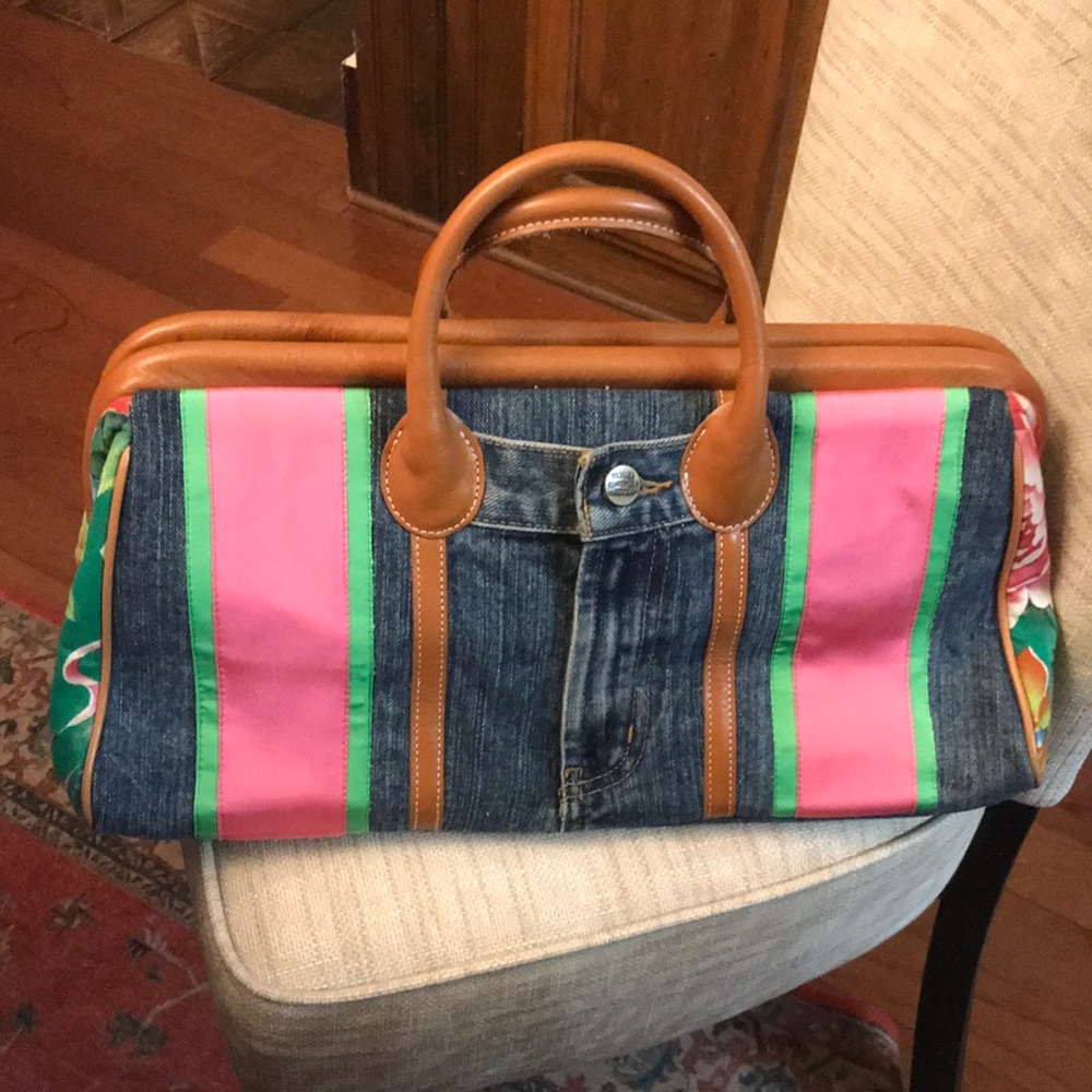 Clever carriage purse